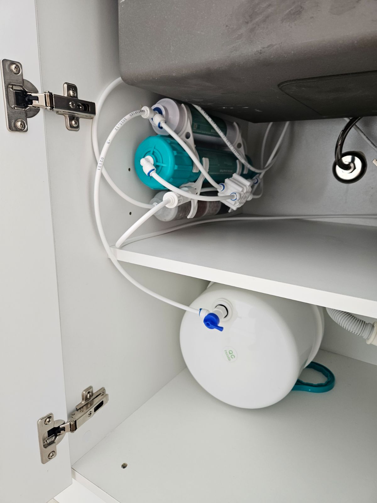 Reverse osmosis drinking water system